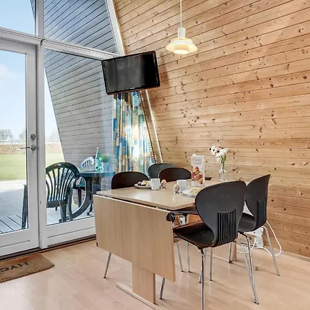 2 Bedroom Awesome In Ferienhaus